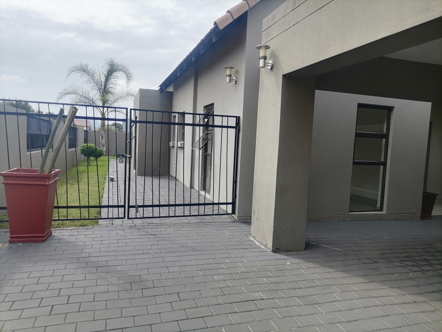 3 Bedroom Property for Sale in Leloko Lifestyle Estate North West